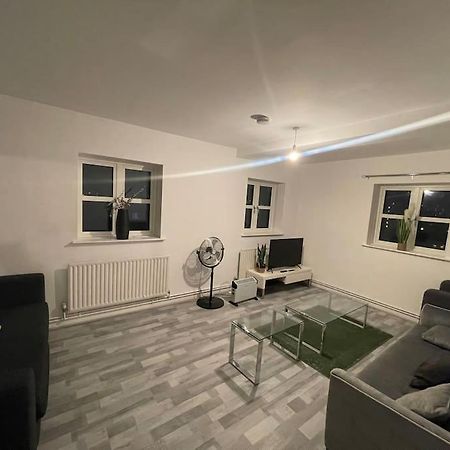 Lovely Spacious Entire 1 Bedroom Apartment - New Management Λονδίνο Εξωτερικό φωτογραφία