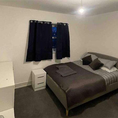 Lovely Spacious Entire 1 Bedroom Apartment - New Management Λονδίνο Εξωτερικό φωτογραφία